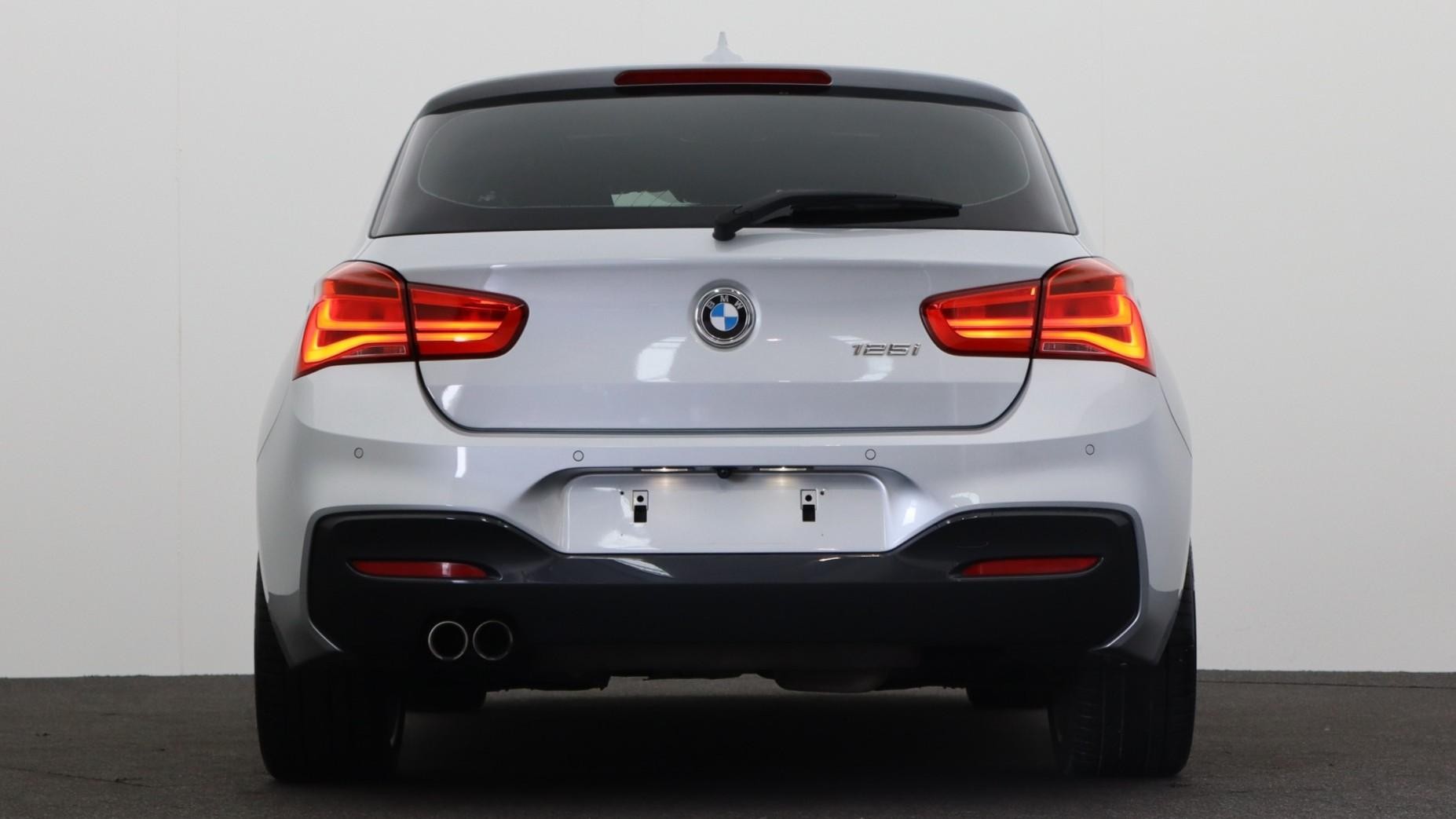 BMW 1 Series image 3