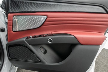 https://dvg-vehicle-assets.s3.amazonaws.com/U19212/emqzow3axhqcpfkxlm1dgv7n2.jpg