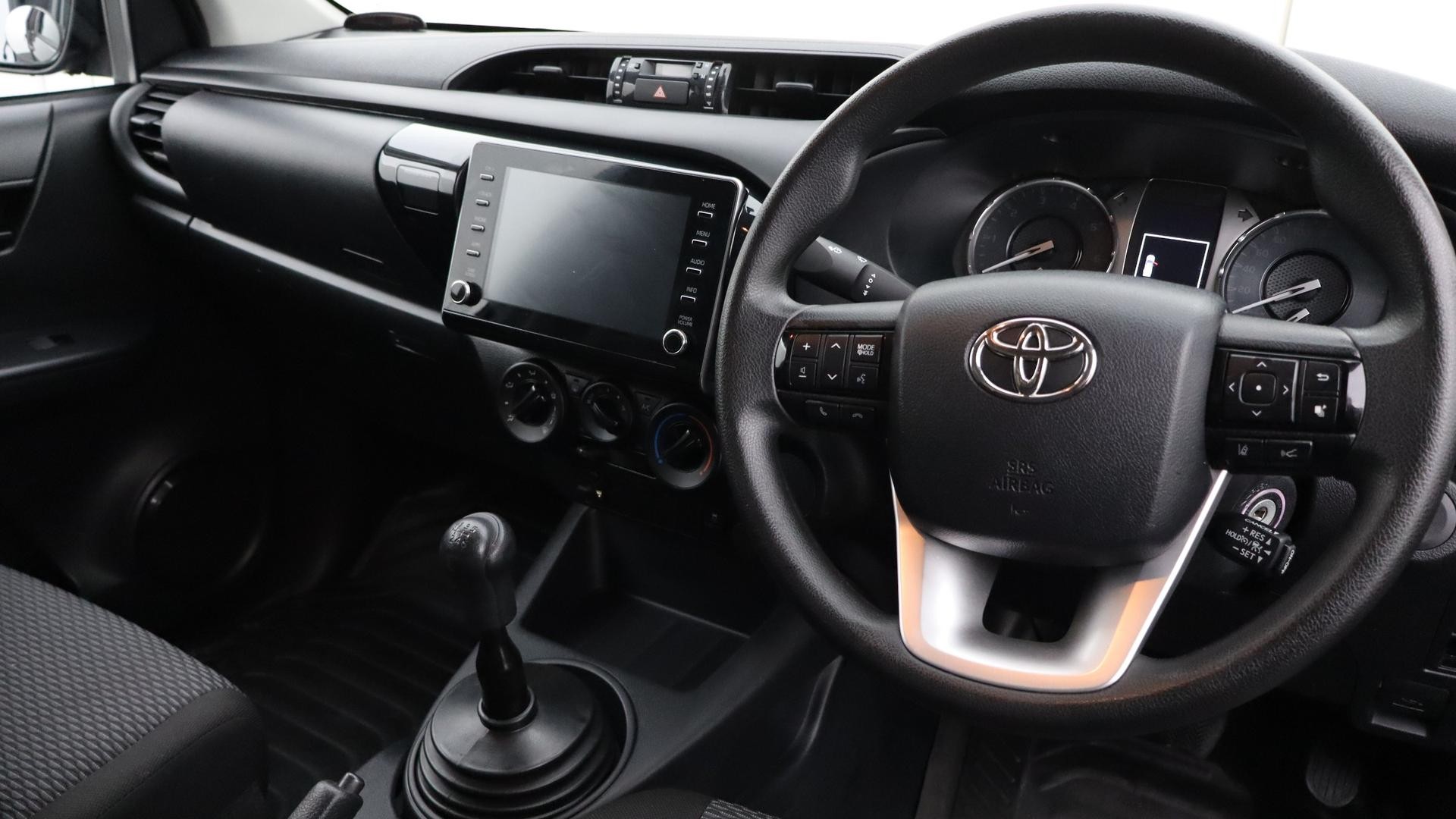 Toyota Hilux image 4