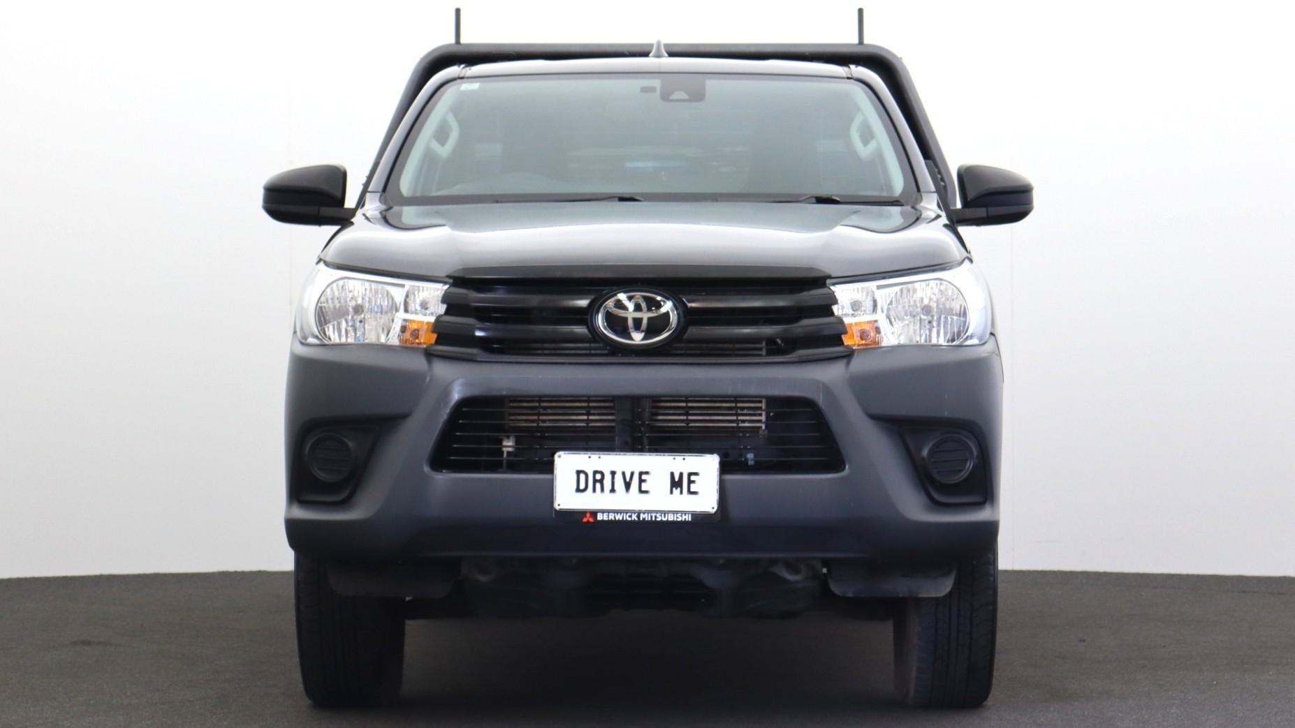 Toyota Hilux image 2