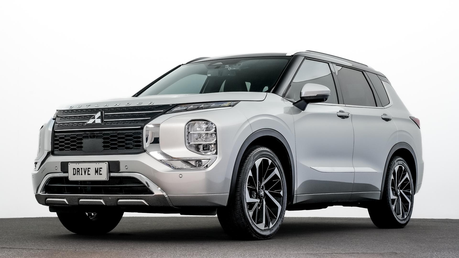 Mitsubishi Outlander image 1