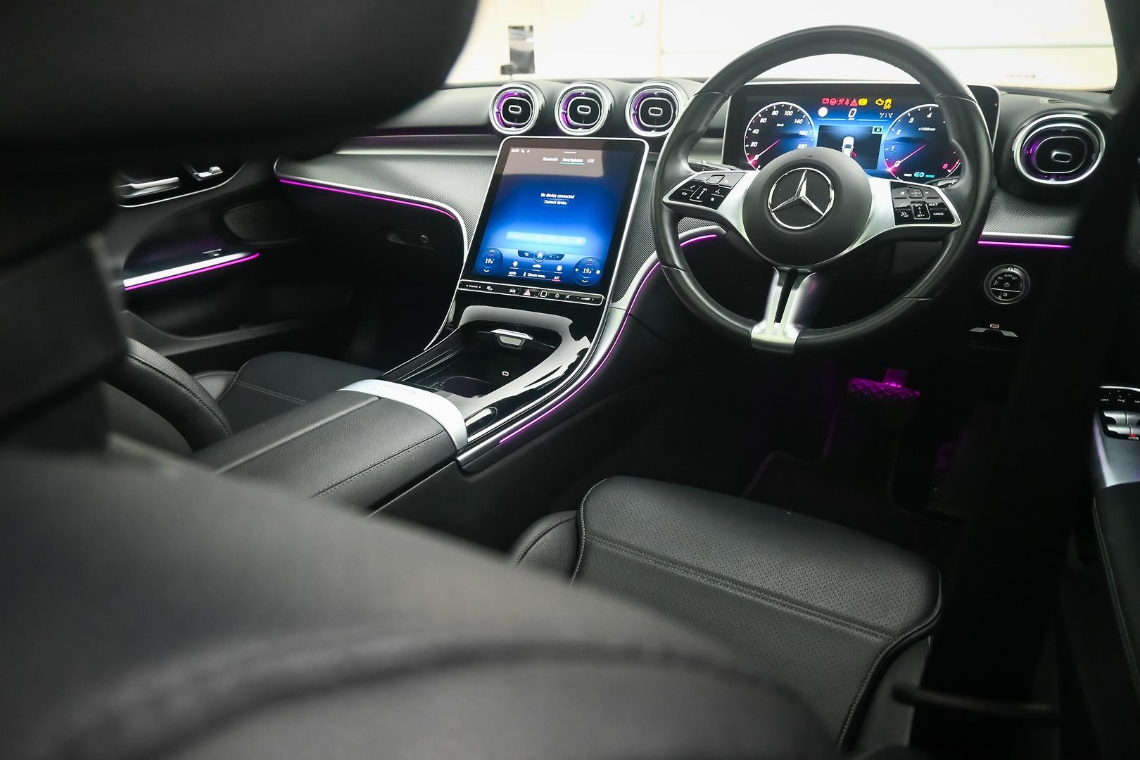 Mercedes Benz C-class image 4
