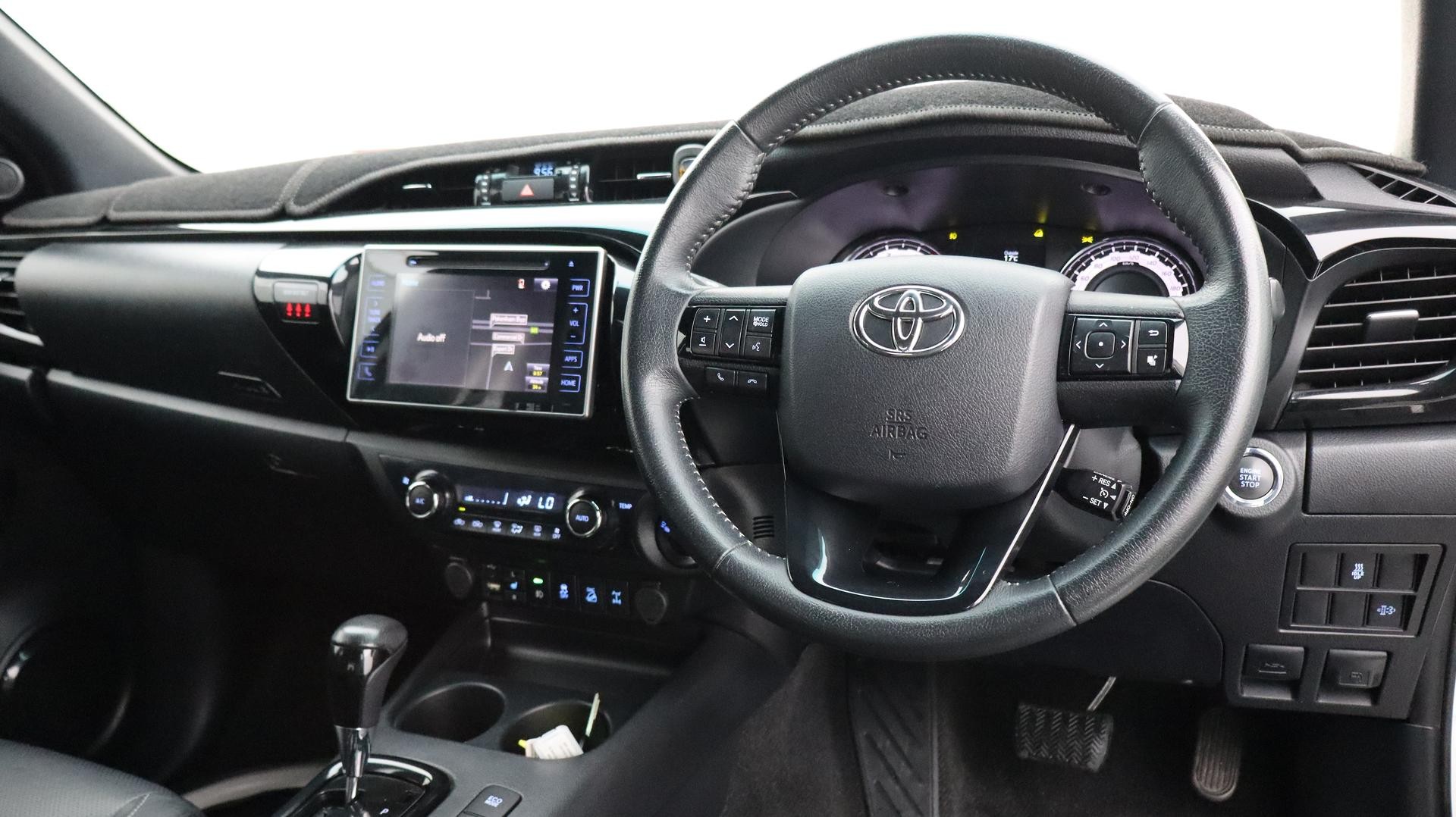 Toyota Hilux image 4