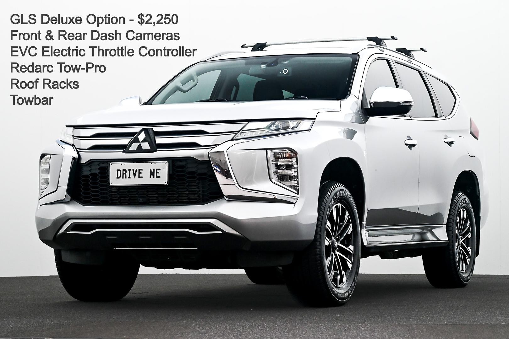 Mitsubishi Pajero Sport image 1