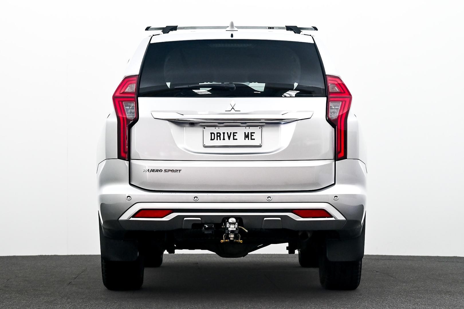 Mitsubishi Pajero Sport image 3