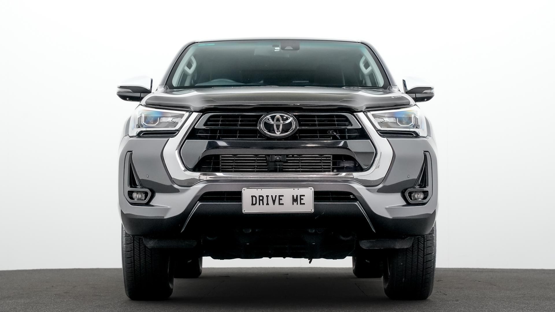 Toyota Hilux image 2