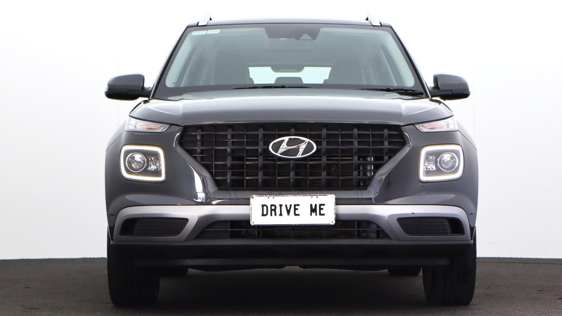 Hyundai Venue image 2