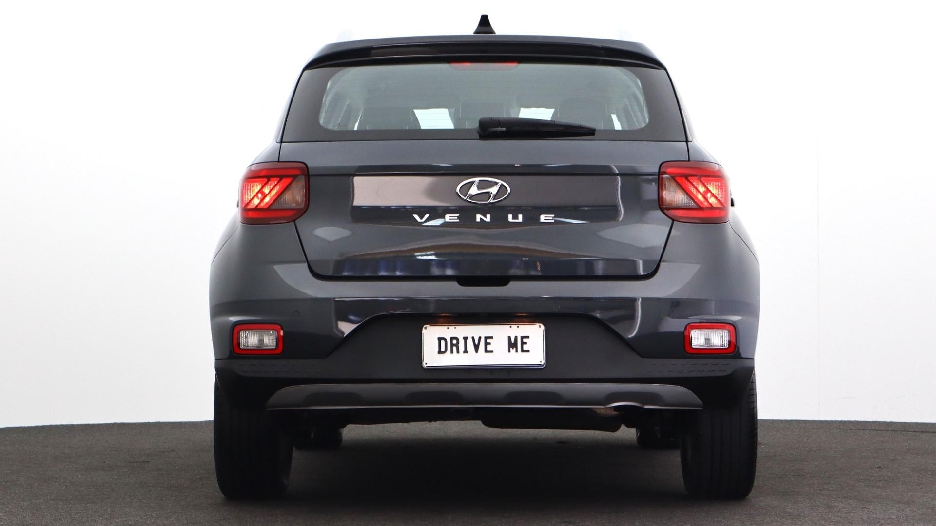 Hyundai Venue image 3