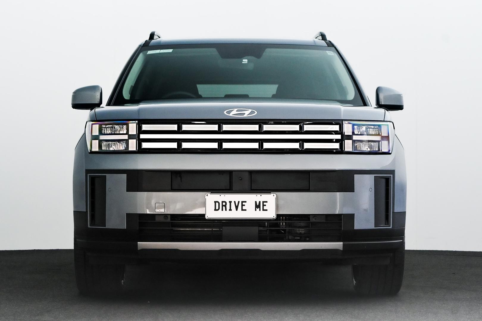 Hyundai Santa Fe image 2