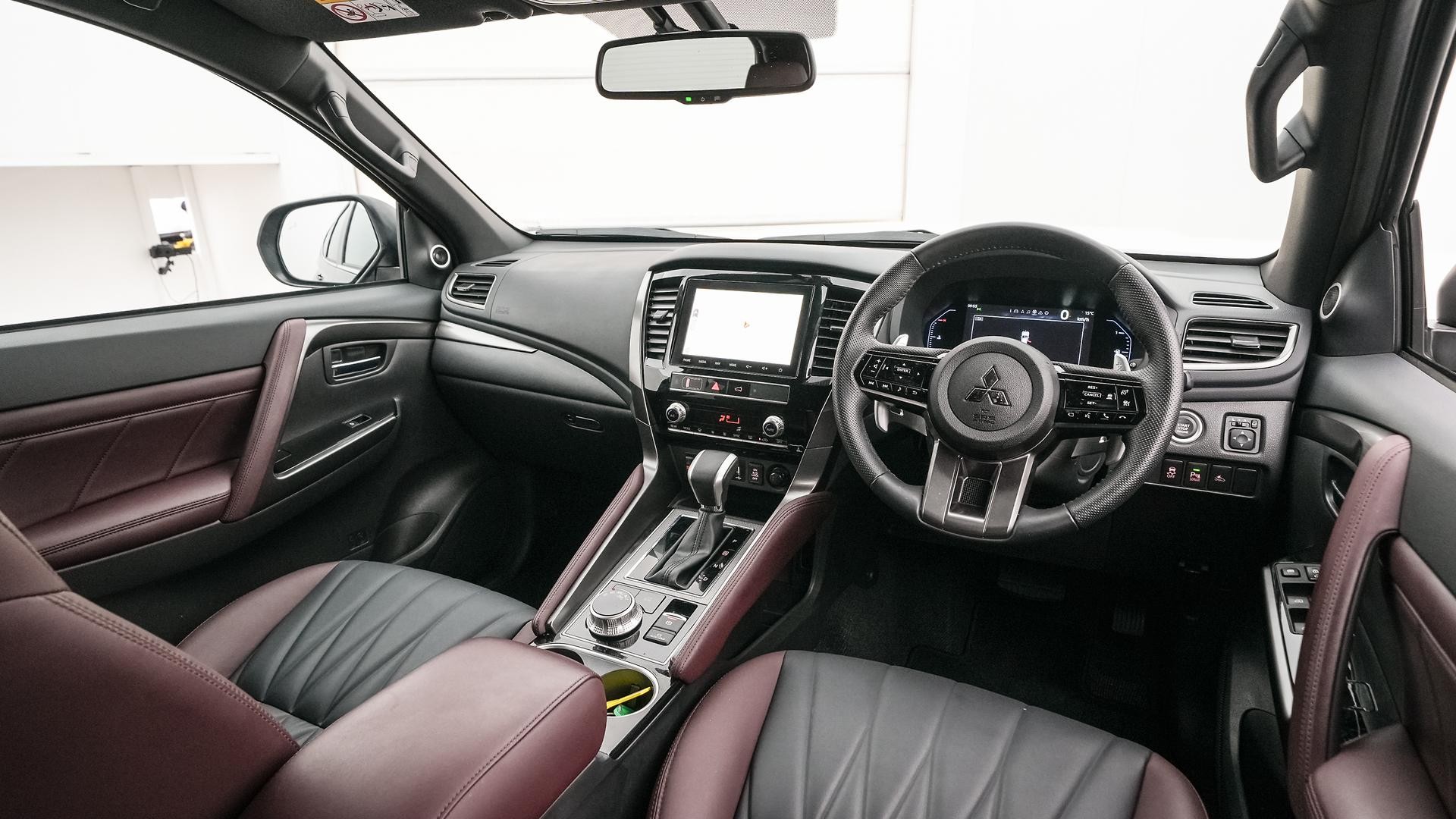 Mitsubishi Pajero Sport image 4