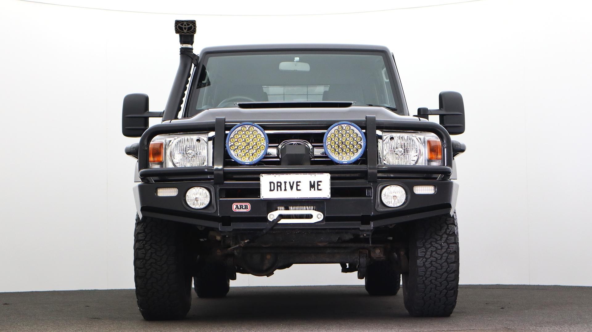 Toyota Landcruiser image 2