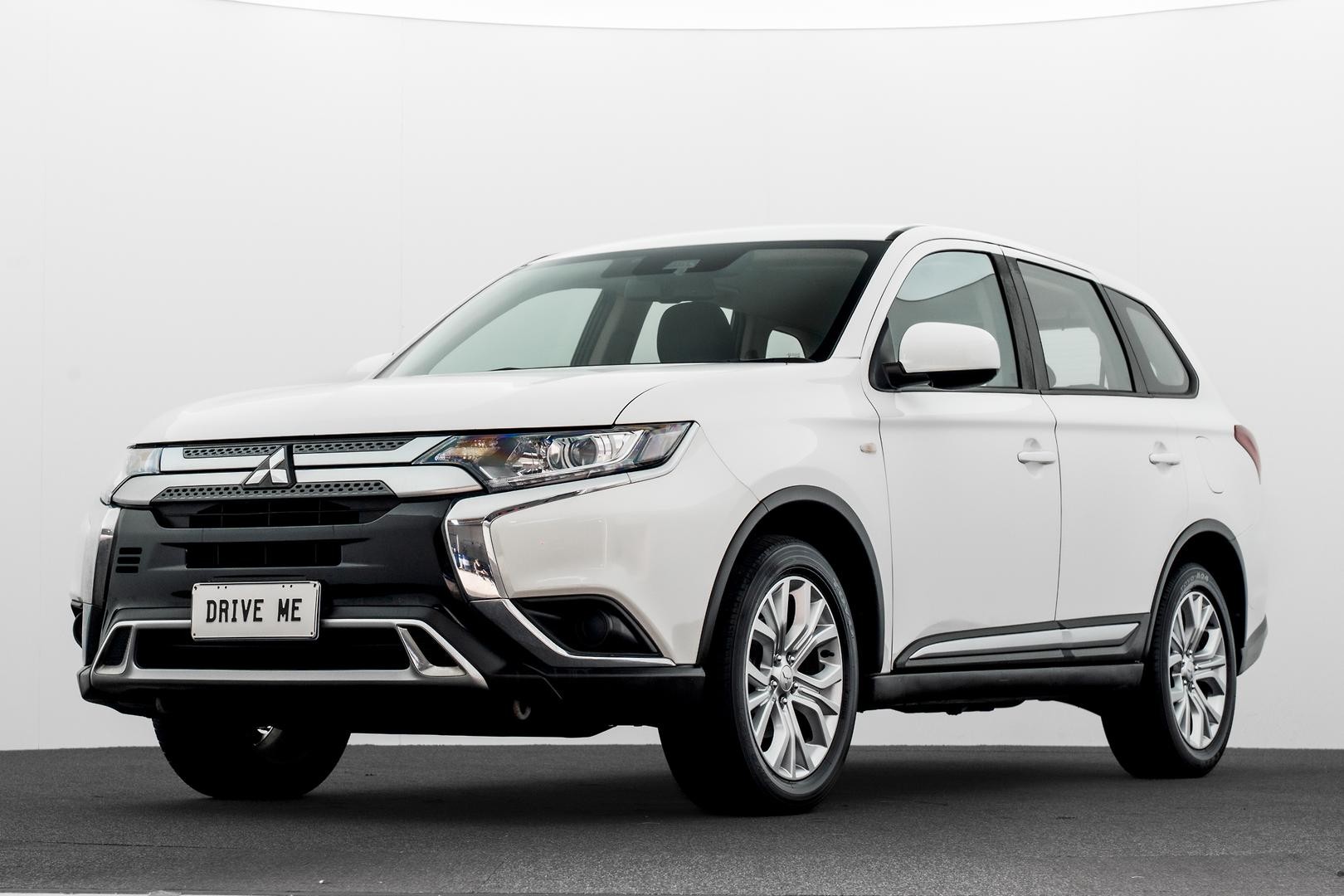Mitsubishi Outlander image 1