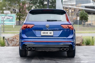 https://dvg-vehicle-assets.s3.amazonaws.com/U19363/7l8jfstlu35cb1i54txjr1cop.jpg