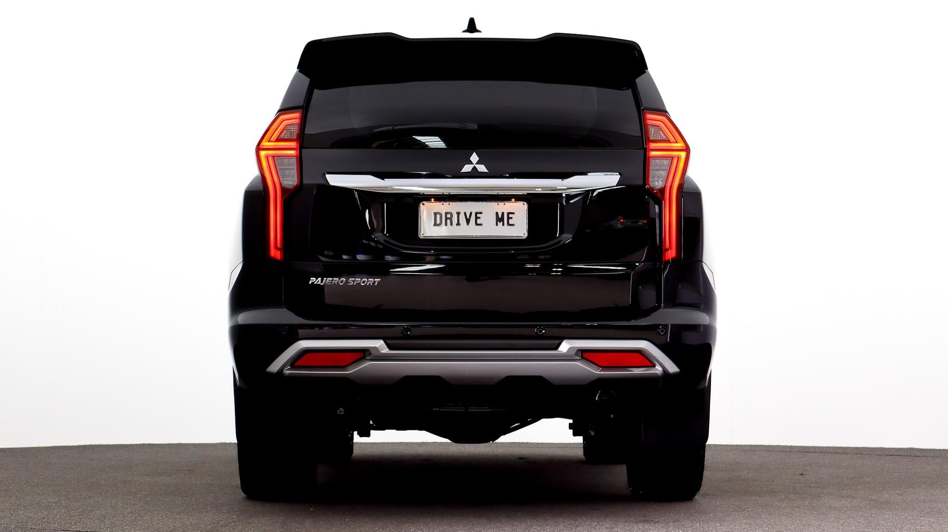 Mitsubishi Pajero Sport image 3