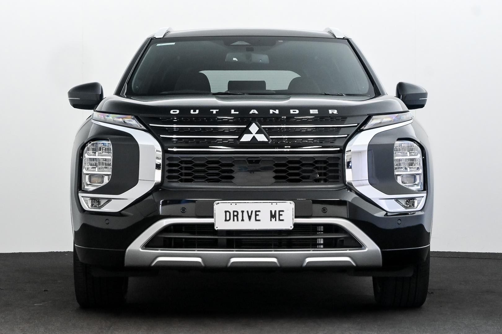 Mitsubishi Outlander image 2