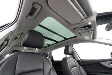 https://dvg-vehicle-assets.s3.amazonaws.com/U19384/ezdjl7nce2bhr8v1and7pw5kq.jpg