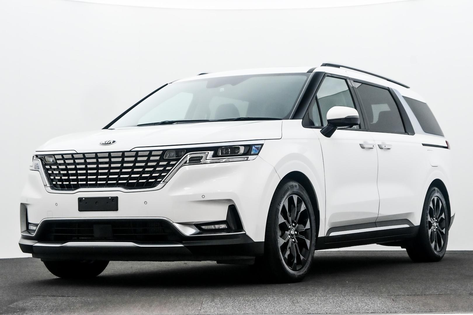 Kia Carnival image 1