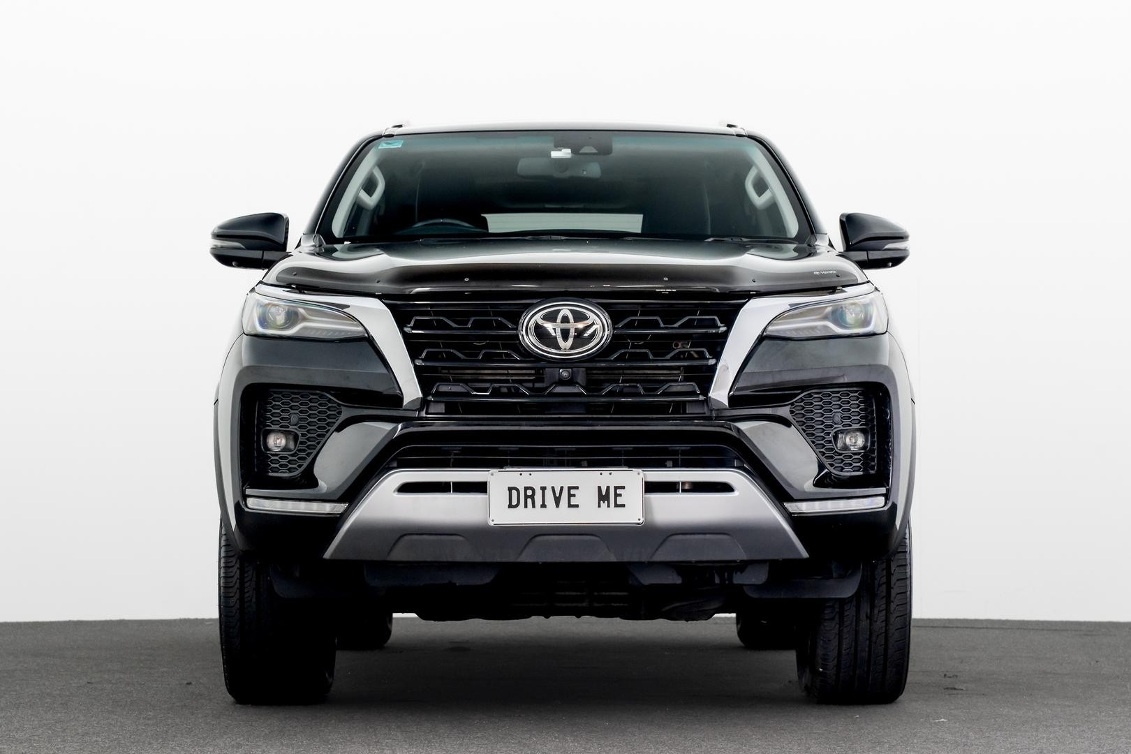 Toyota Fortuner image 2