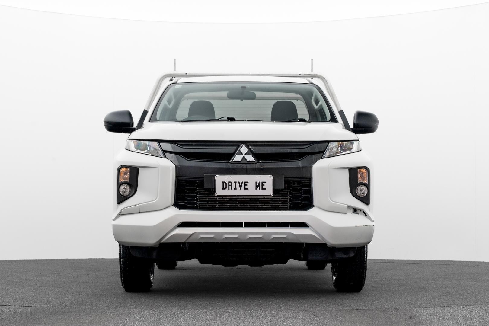 Mitsubishi Triton image 2