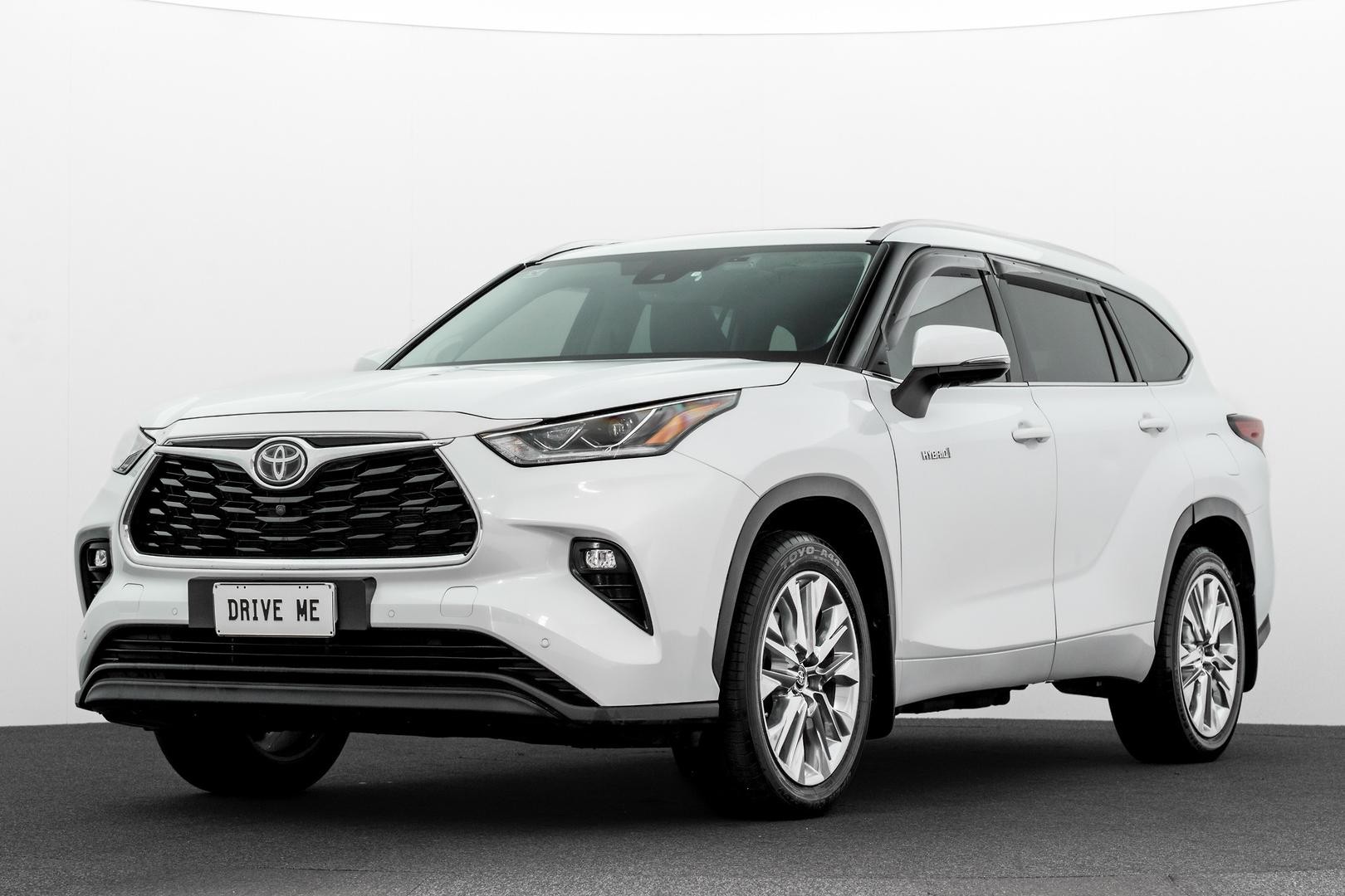 Toyota Kluger image 1