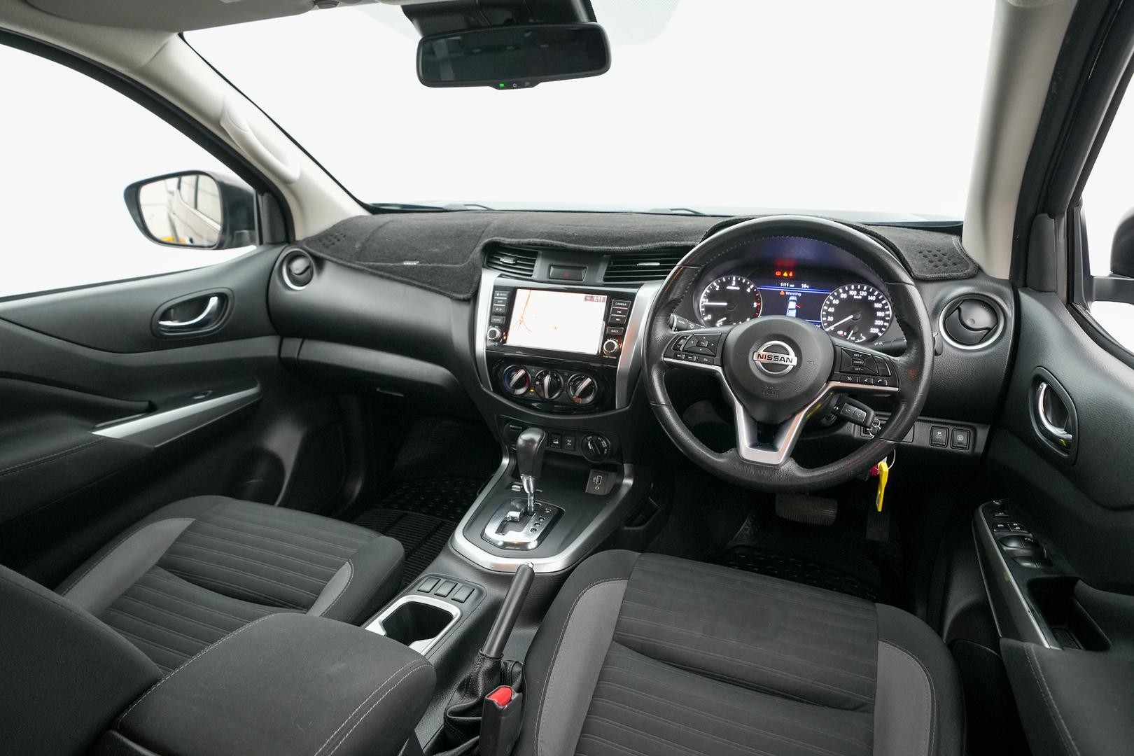 Nissan Navara image 4