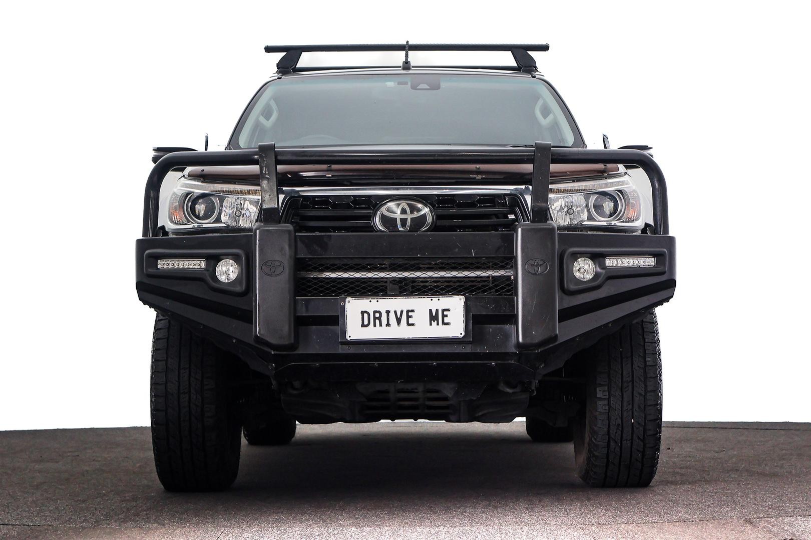 Toyota Hilux image 2