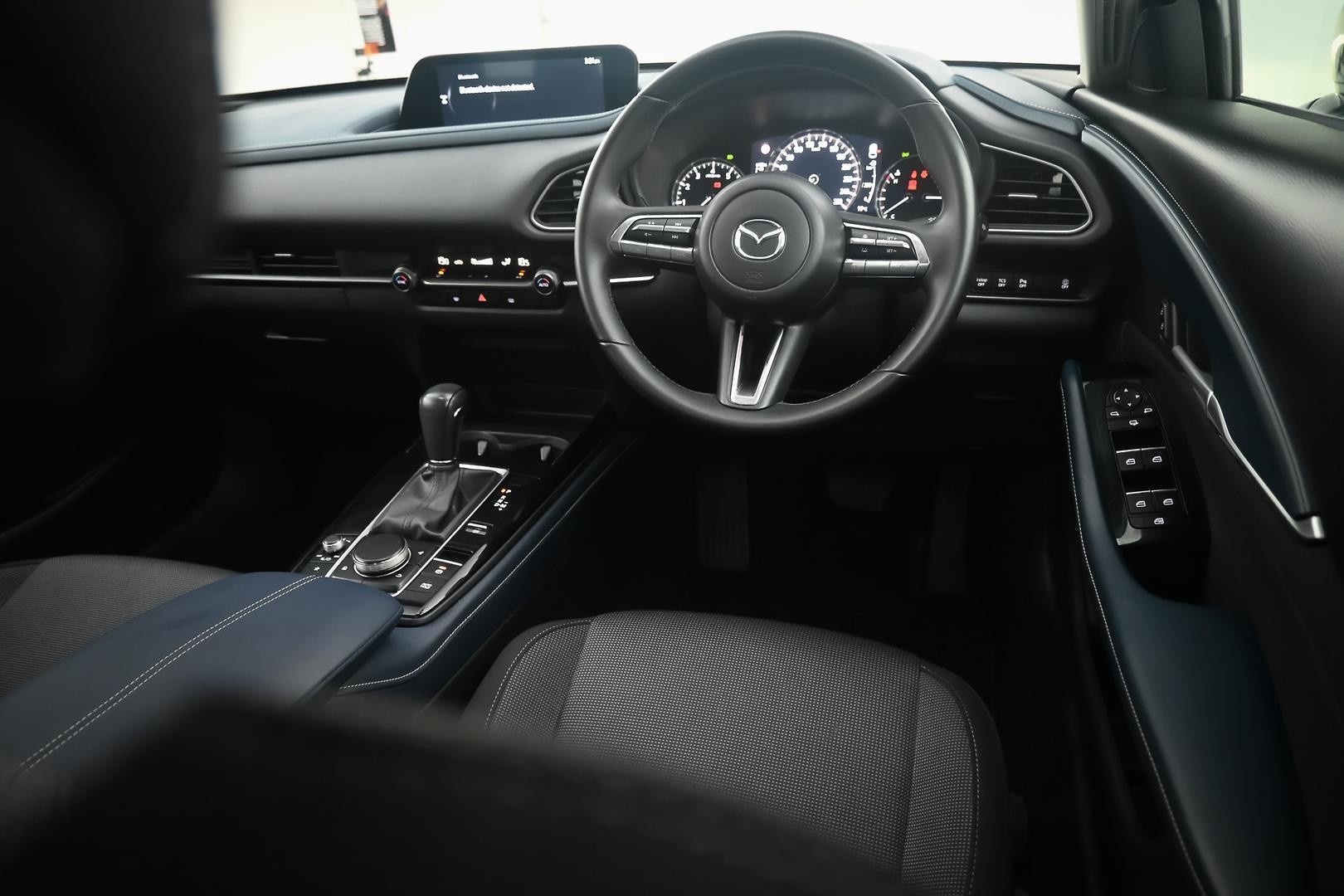 Mazda Cx-30 image 4