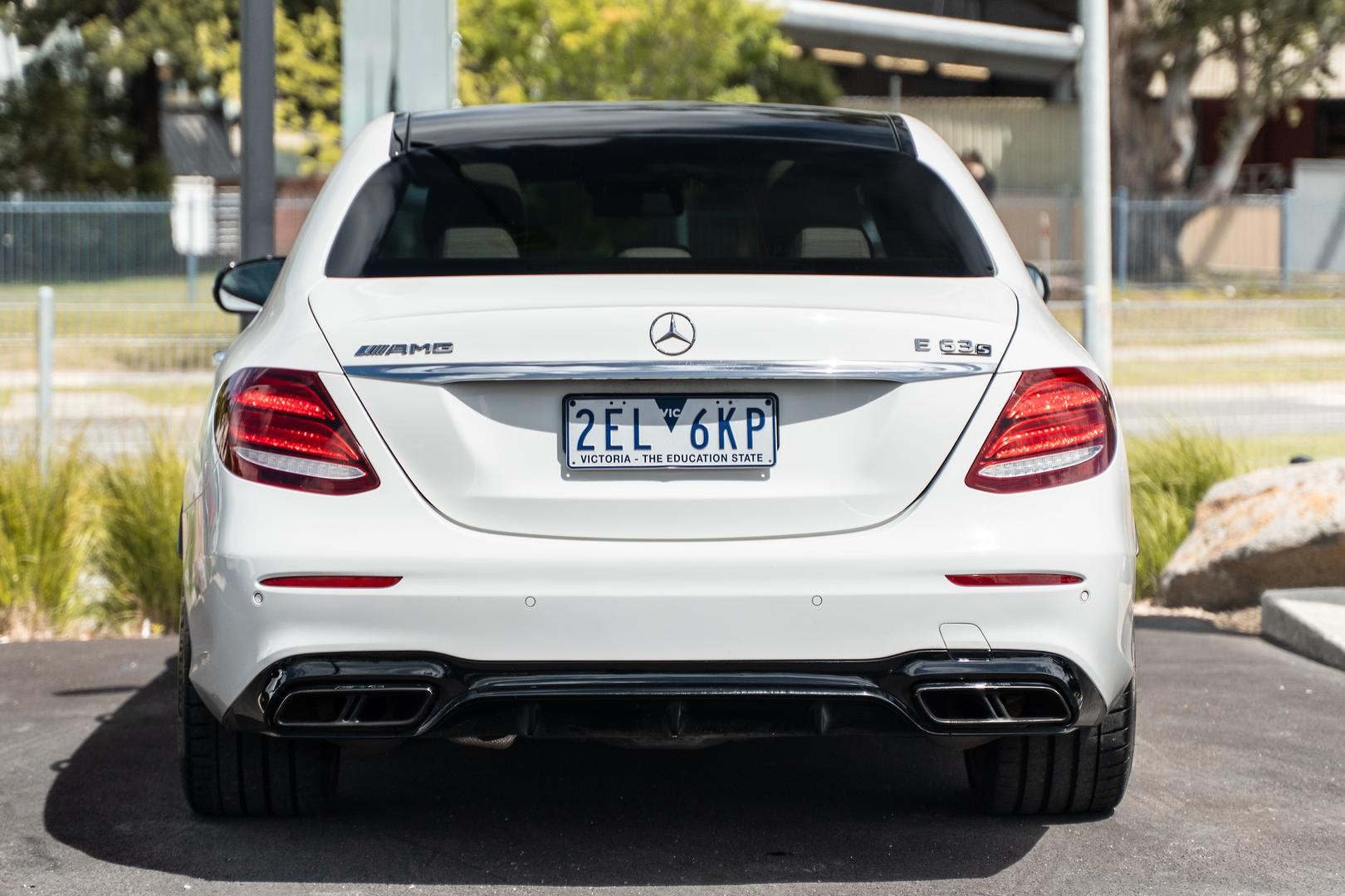 Mercedes Benz E-class image 3