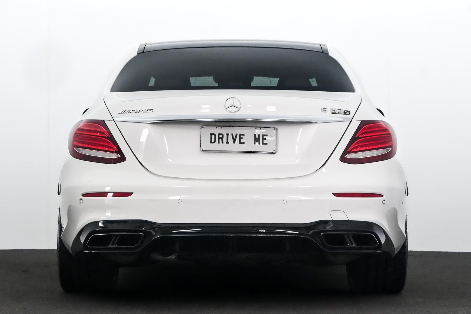 Mercedes Benz E-class image 4