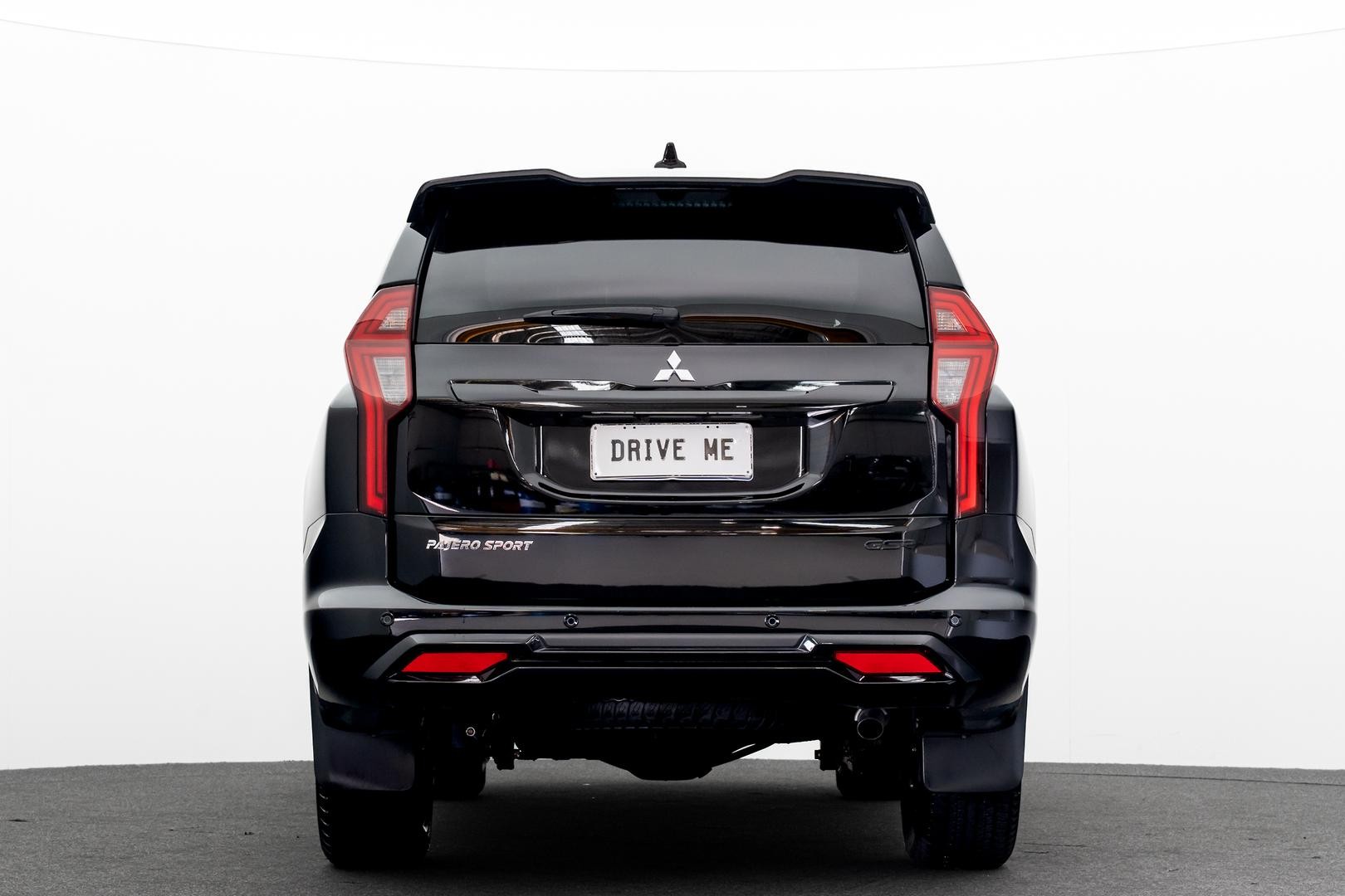 Mitsubishi Pajero Sport image 3