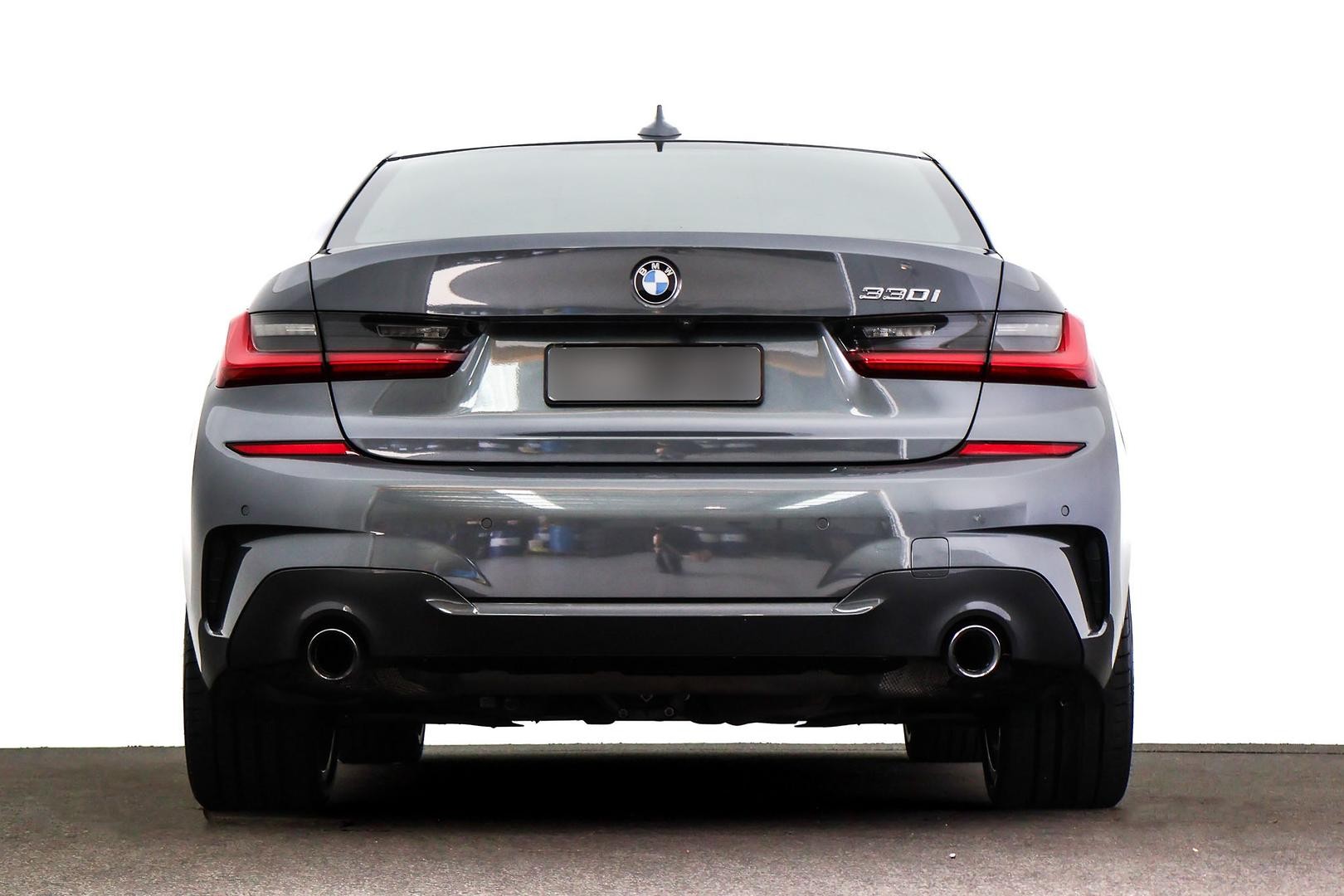 BMW 3 Series image 3