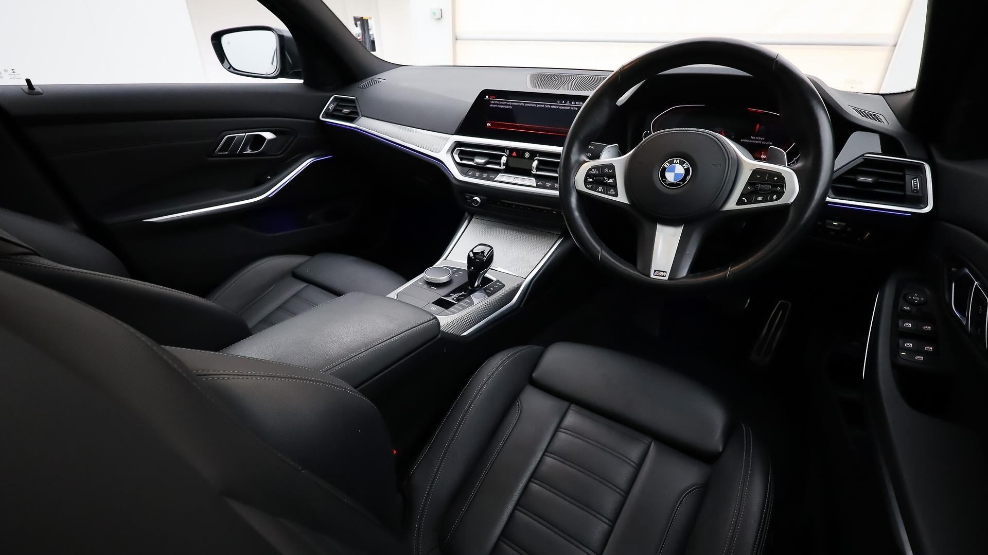 BMW 3 Series image 4