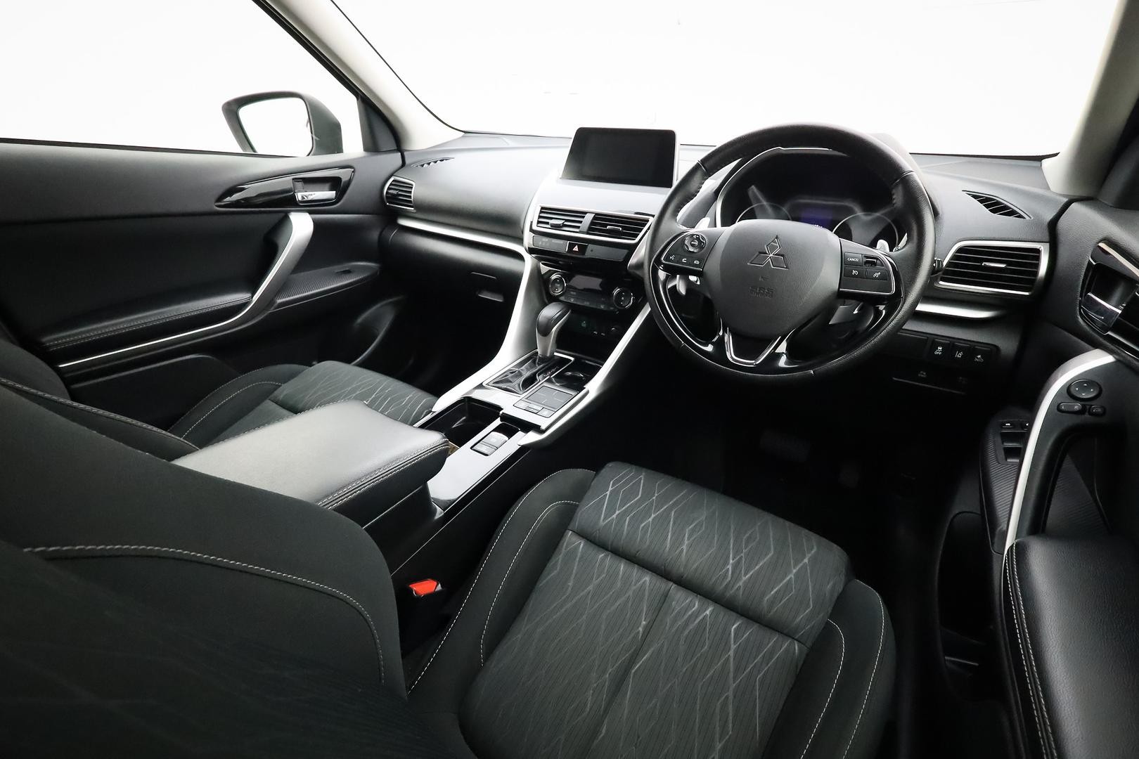 Mitsubishi Eclipse Cross image 4