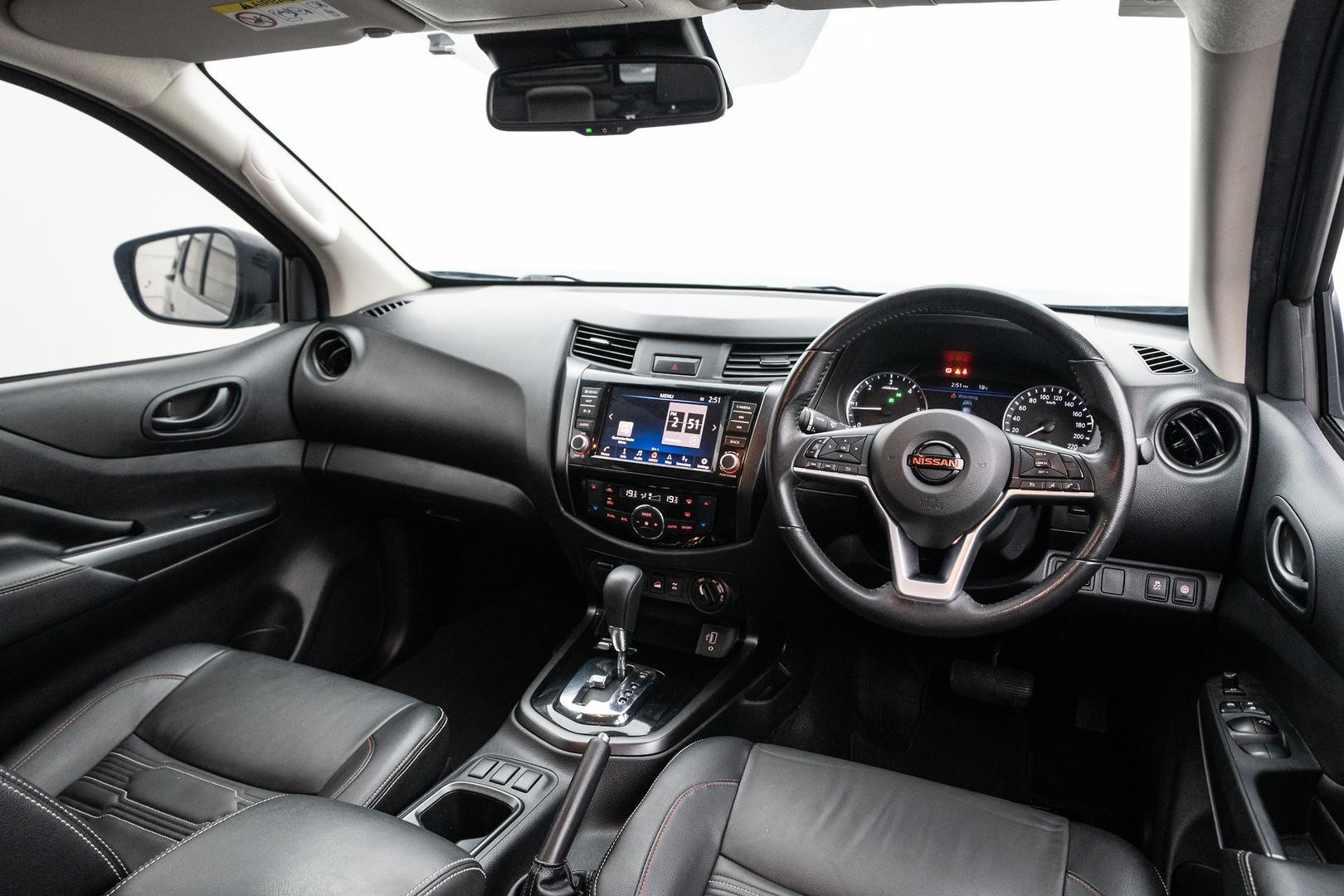 Nissan Navara image 4