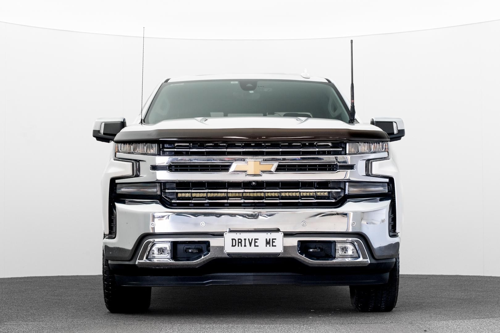 Chevrolet Silverado image 2