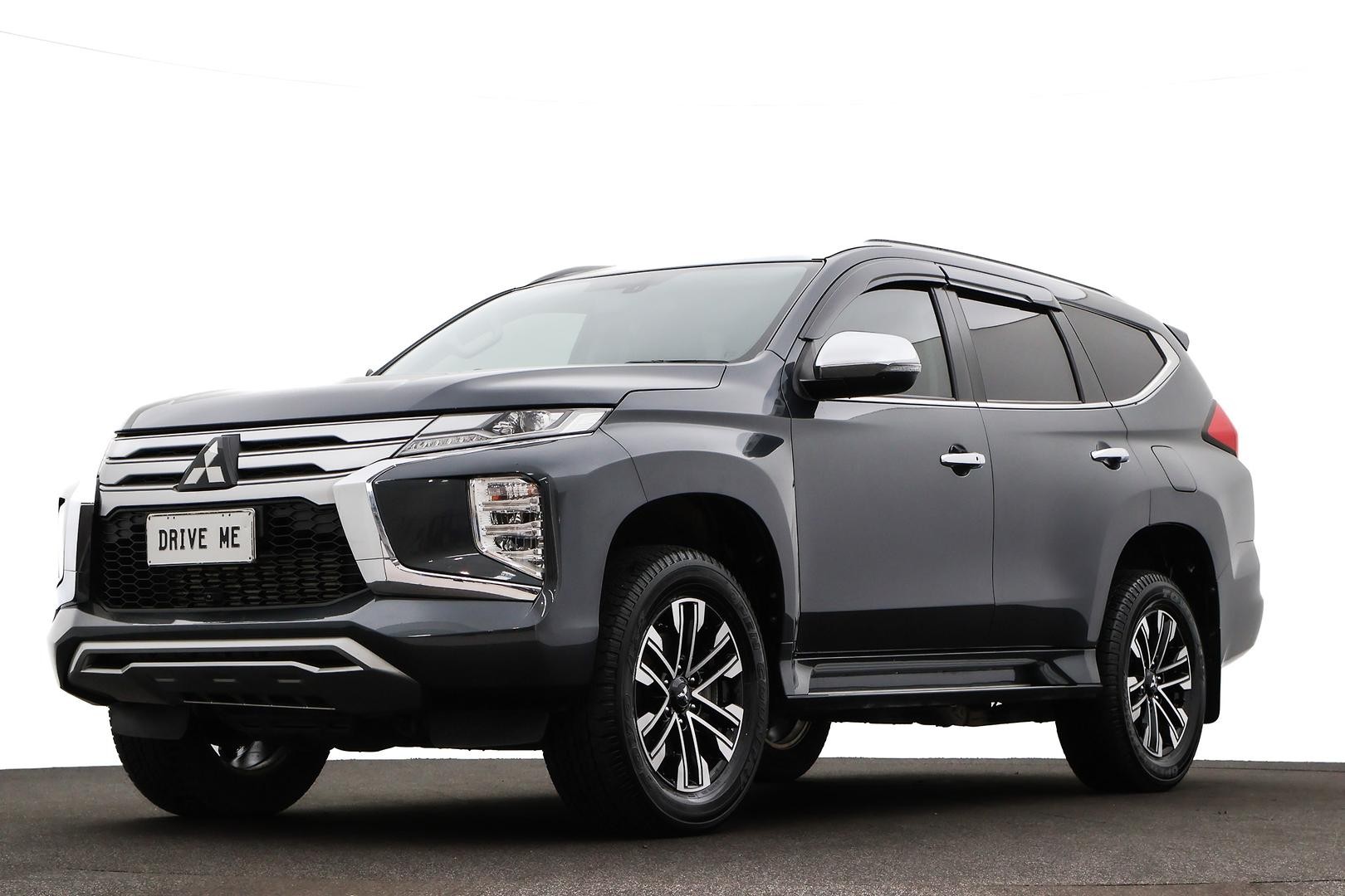 Mitsubishi Pajero Sport image 1