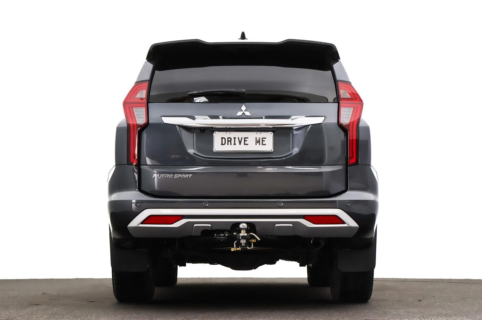 Mitsubishi Pajero Sport image 3