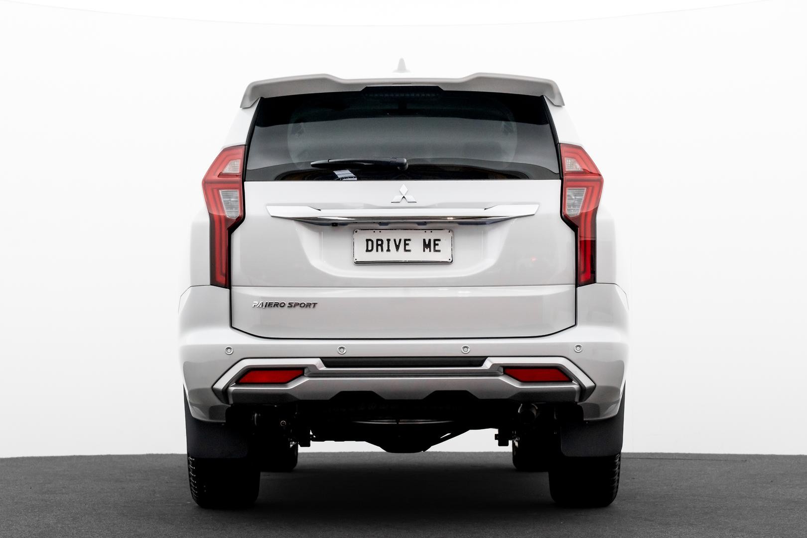 Mitsubishi Pajero Sport image 3