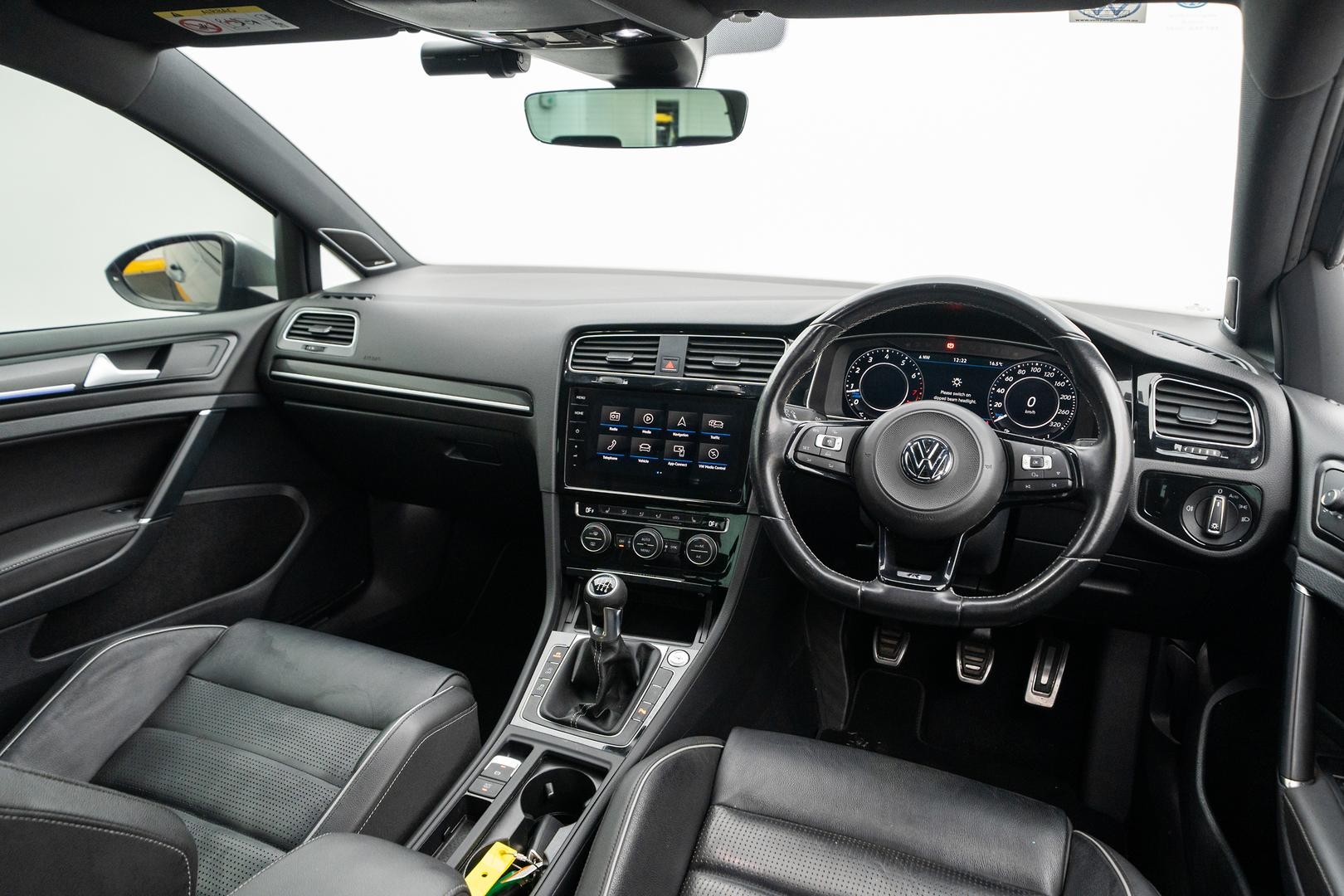 Volkswagen Golf image 4