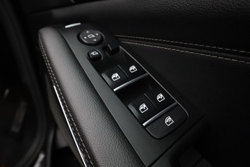 https://dvg-vehicle-assets.s3.amazonaws.com/U19542/355b0uwvs1eratax950vn18kr.jpg