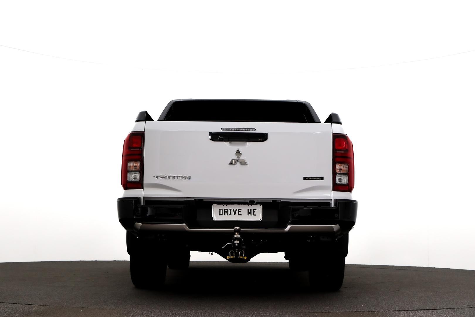 Mitsubishi Triton image 2