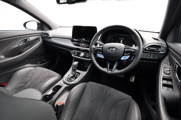 https://dvg-vehicle-assets.s3.amazonaws.com/U19567/car3tez2bxku2x9xu474mmde2.jpg