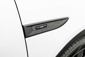 https://dvg-vehicle-assets.s3.amazonaws.com/U19568/7xtg7wk74j070vd5341m8ga63.jpg