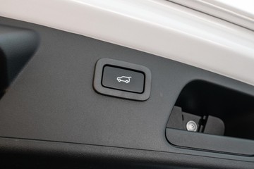 https://dvg-vehicle-assets.s3.amazonaws.com/U19568/t4gykct2wyyf9i4y8km35yvw.jpg