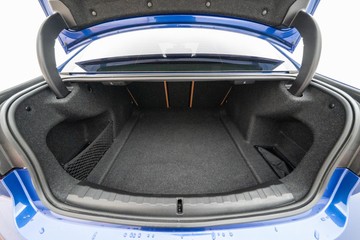 https://dvg-vehicle-assets.s3.amazonaws.com/U19570/778xge4ud1r414r2yyu19nnd8.jpg