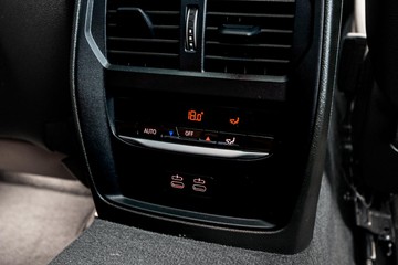 https://dvg-vehicle-assets.s3.amazonaws.com/U19570/7ybk0h2d6cm4lxd7jrzijuggo.jpg