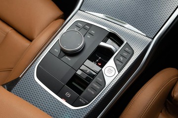 https://dvg-vehicle-assets.s3.amazonaws.com/U19570/a2fjzl6mbqouzil3y1g06ndce.jpg