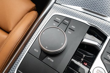https://dvg-vehicle-assets.s3.amazonaws.com/U19570/f16hf97f15yhbsl5itj5qcnz0.jpg