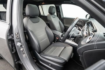 https://dvg-vehicle-assets.s3.amazonaws.com/U19585/cvlnvwk7sbd4p8uocg4ioysz2.jpg