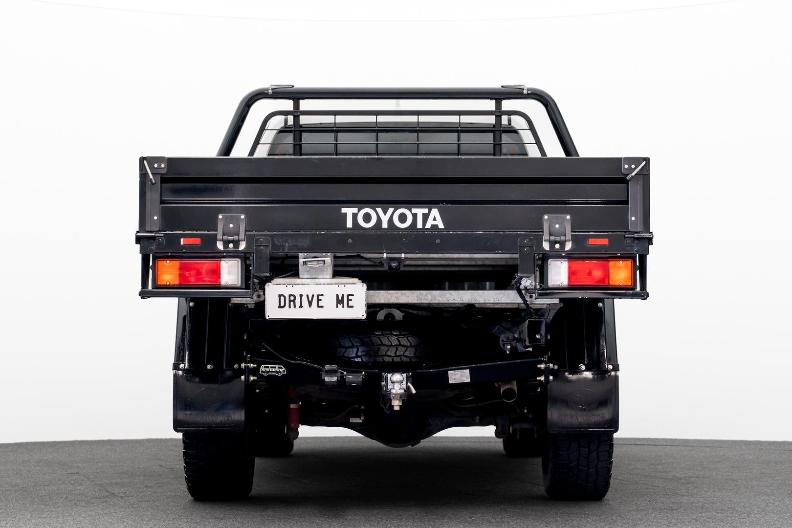 Toyota Hilux image 3